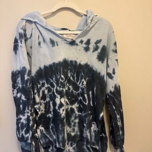 Blue Tie-Dye Ocean Drive Beach Pullover